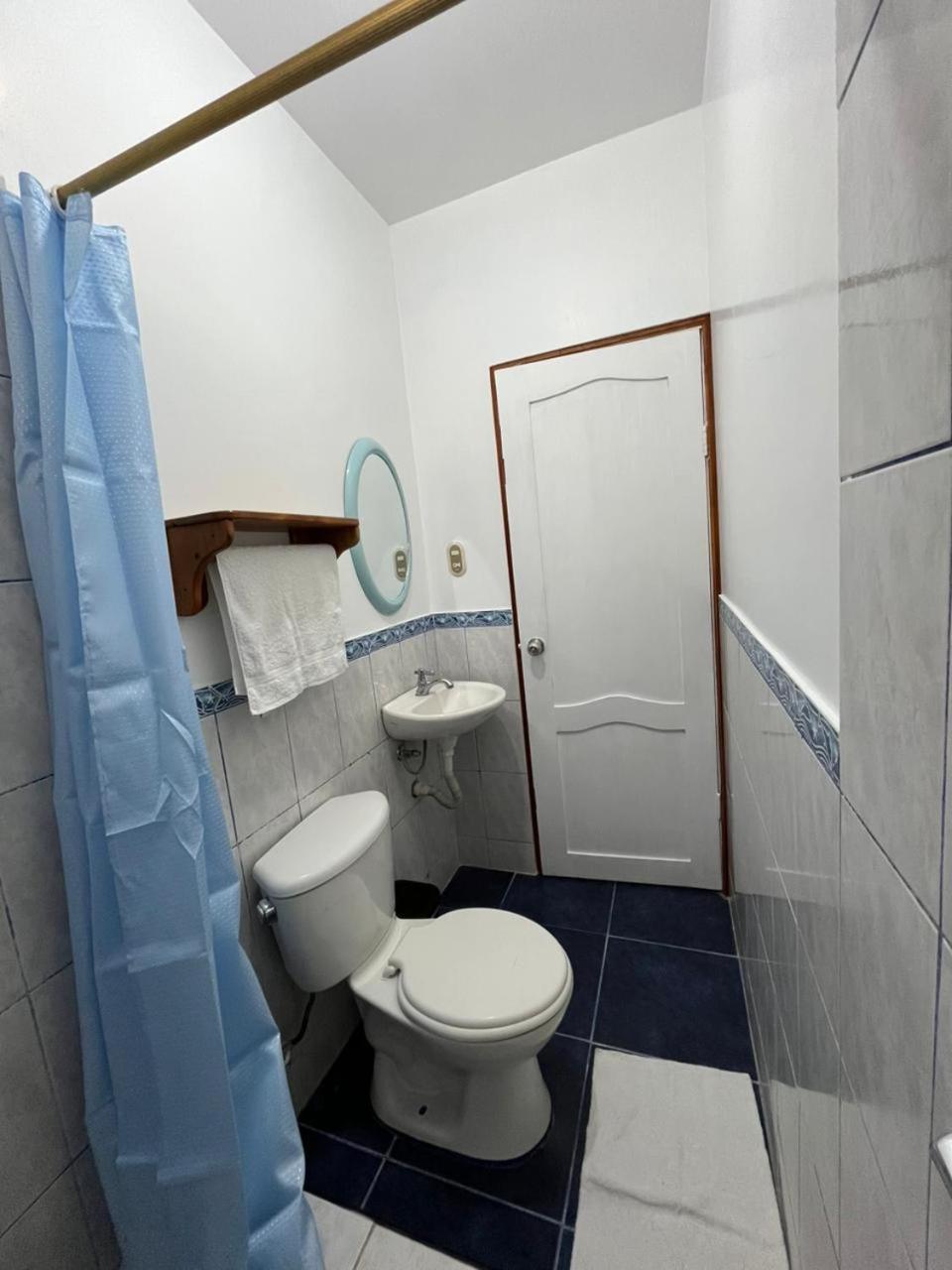 Hostal Neptuno - Poseidon Puerto Villamil Exterior photo