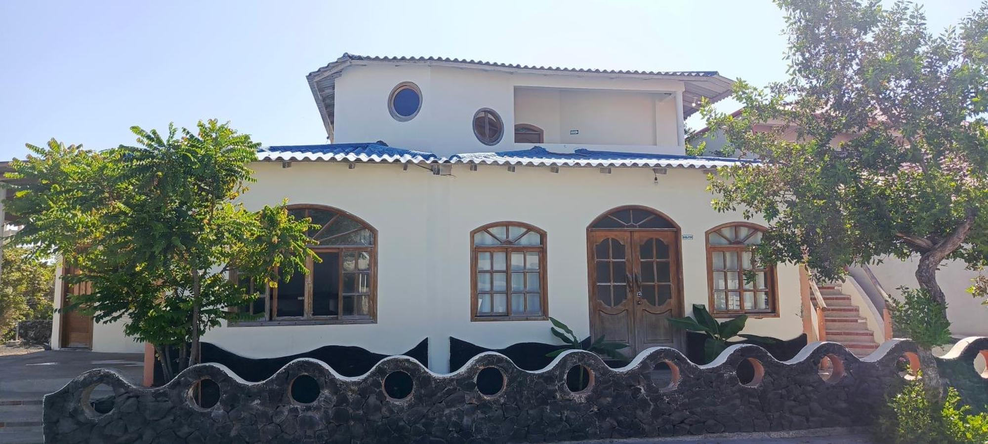 Hostal Neptuno - Poseidon Puerto Villamil Exterior photo